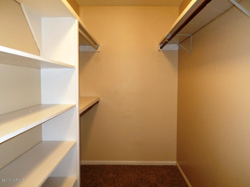 362 Union Chapel Church Road Richlands, NC 28574 - Photo 17 of 25 Master closet