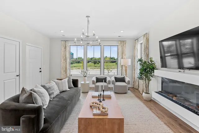 $584,990 | 6 Sepia Square, Unit MO, Ashburn, VA 20147