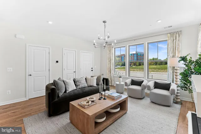 $584,990 | 6 Sepia Square, Unit MO, Ashburn, VA 20147