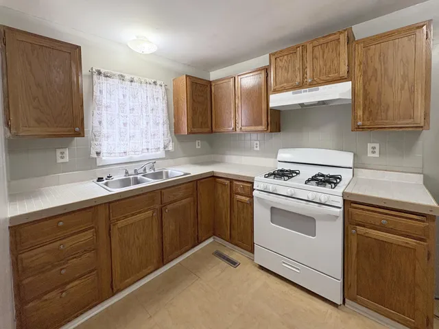 $235,000 | 469 Como Avenue, St. Paul, MN 55103