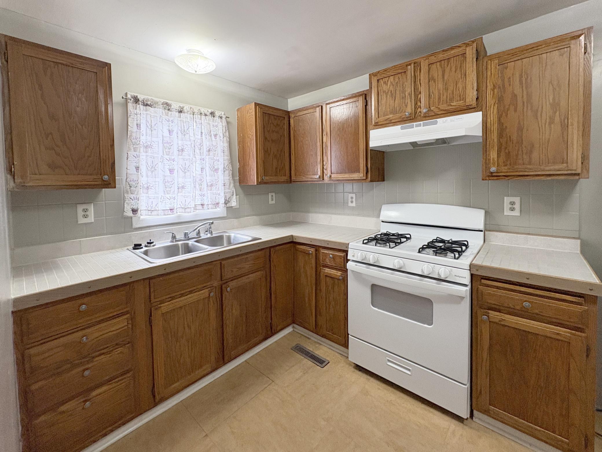 469 Como Avenue St. Paul, MN 55103 - Photo 8 of 11