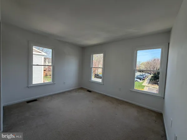 $3,850 | 6236 Walkers Croft Way, Alexandria, VA 22315