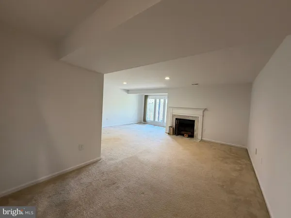 $3,850 | 6236 Walkers Croft Way, Alexandria, VA 22315