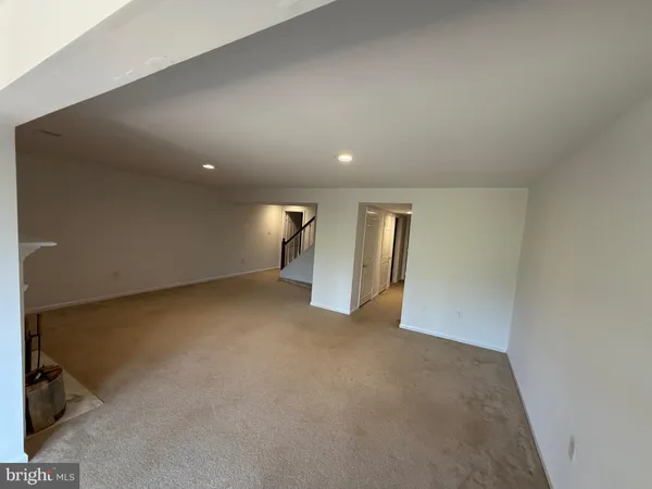 $3,850 | 6236 Walkers Croft Way, Alexandria, VA 22315