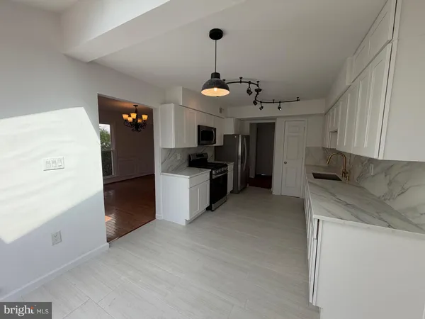 $3,850 | 6236 Walkers Croft Way, Alexandria, VA 22315