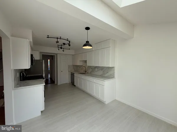 $3,850 | 6236 Walkers Croft Way, Alexandria, VA 22315