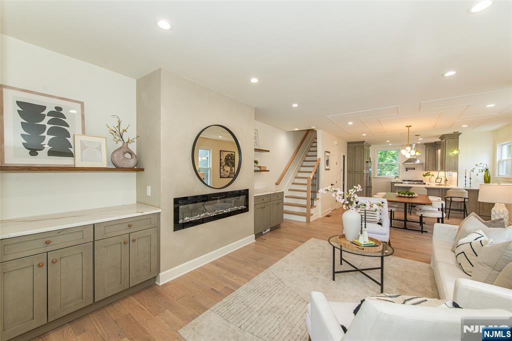 181 Valley Road Montclair, NJ 07042 - Photo 5 of 33