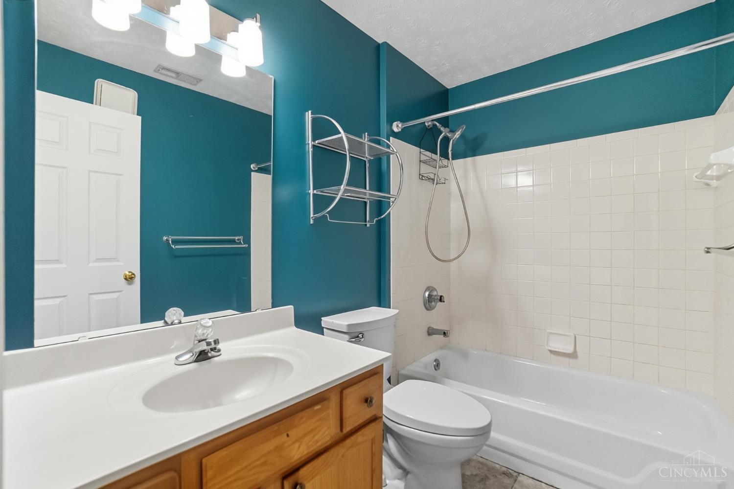 7392 Ridgepoint Drive, Unit 9 Cincinnati, OH 45230 - Photo 28 of 30 Gallery Image 28