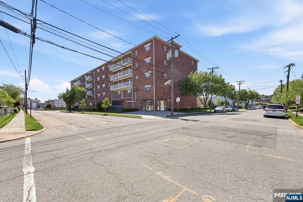 39 Union Street, Unit 402 Hackensack, NJ 07601 - Photo 37 of 39
