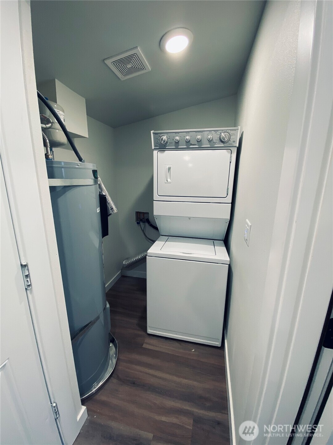 3405 Rockefeller Avenue, Unit D Everett, WA 98201 - Photo 10 of 20