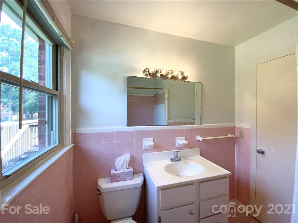 700 Charles Road Shelby, NC 28152 - Photo 7 of 19 Gallery Image 7