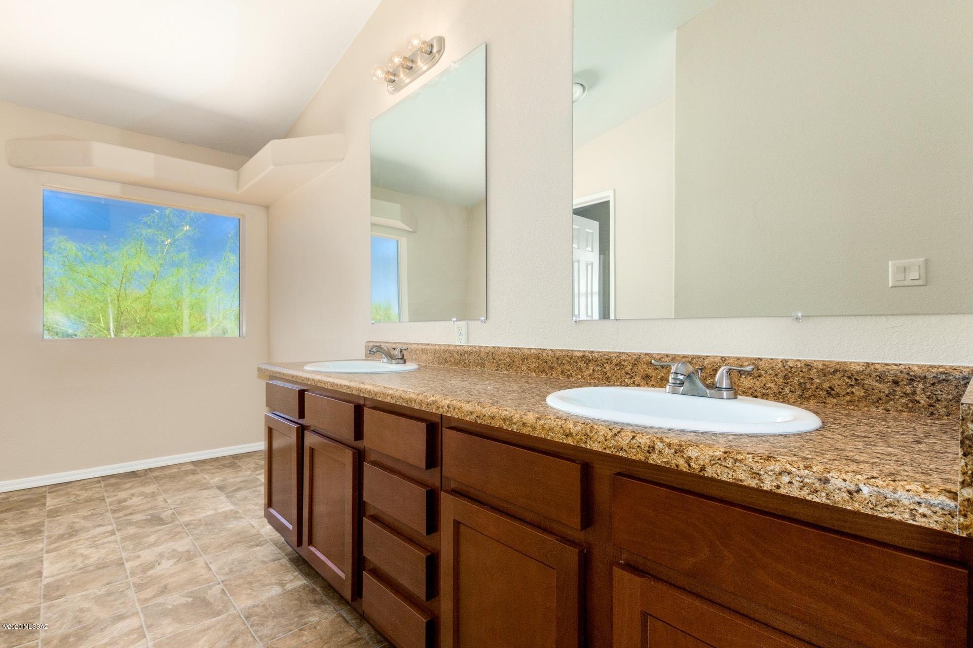 6098 North Van Ark Road Tucson, AZ 85743 - Photo 9 of 14
