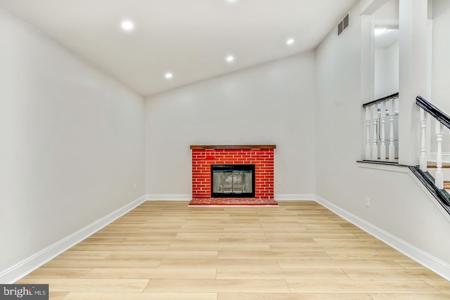 15 Fillmore Way Sicklerville, NJ 08081 - Photo 7 of 33