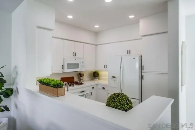 $699,998 | 12490 Heatherton Court, Unit 10, San Diego, CA 92128
