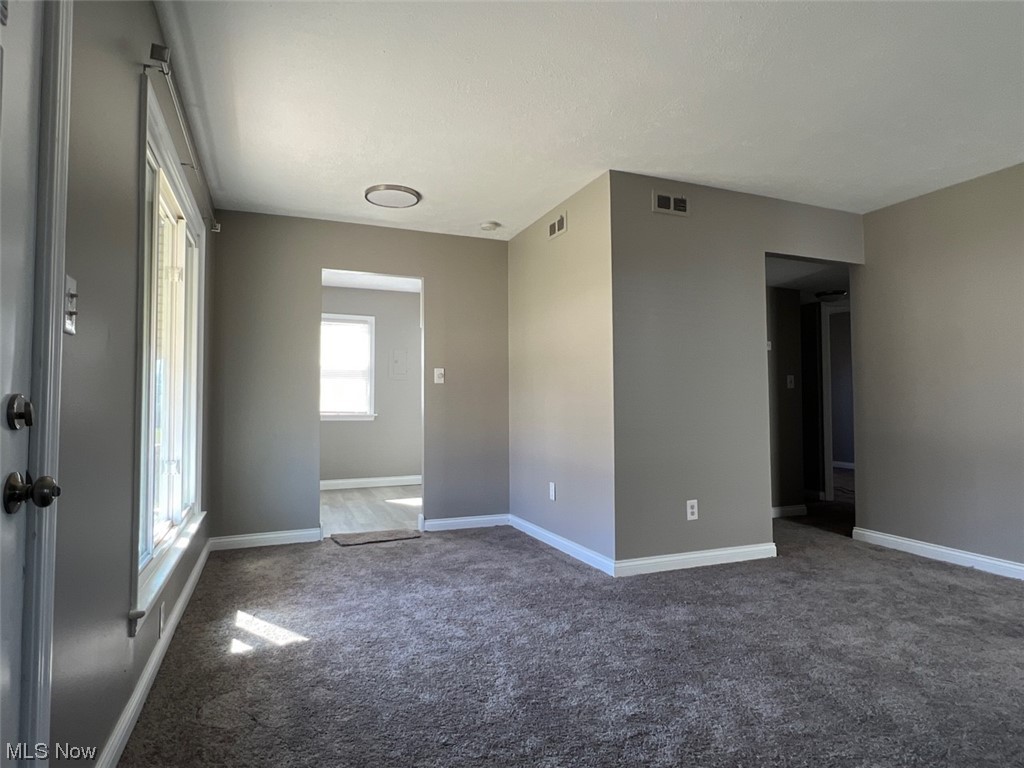 30005 Phillips Avenue Wickliffe, OH 44092 - Photo 5 of 21 dining