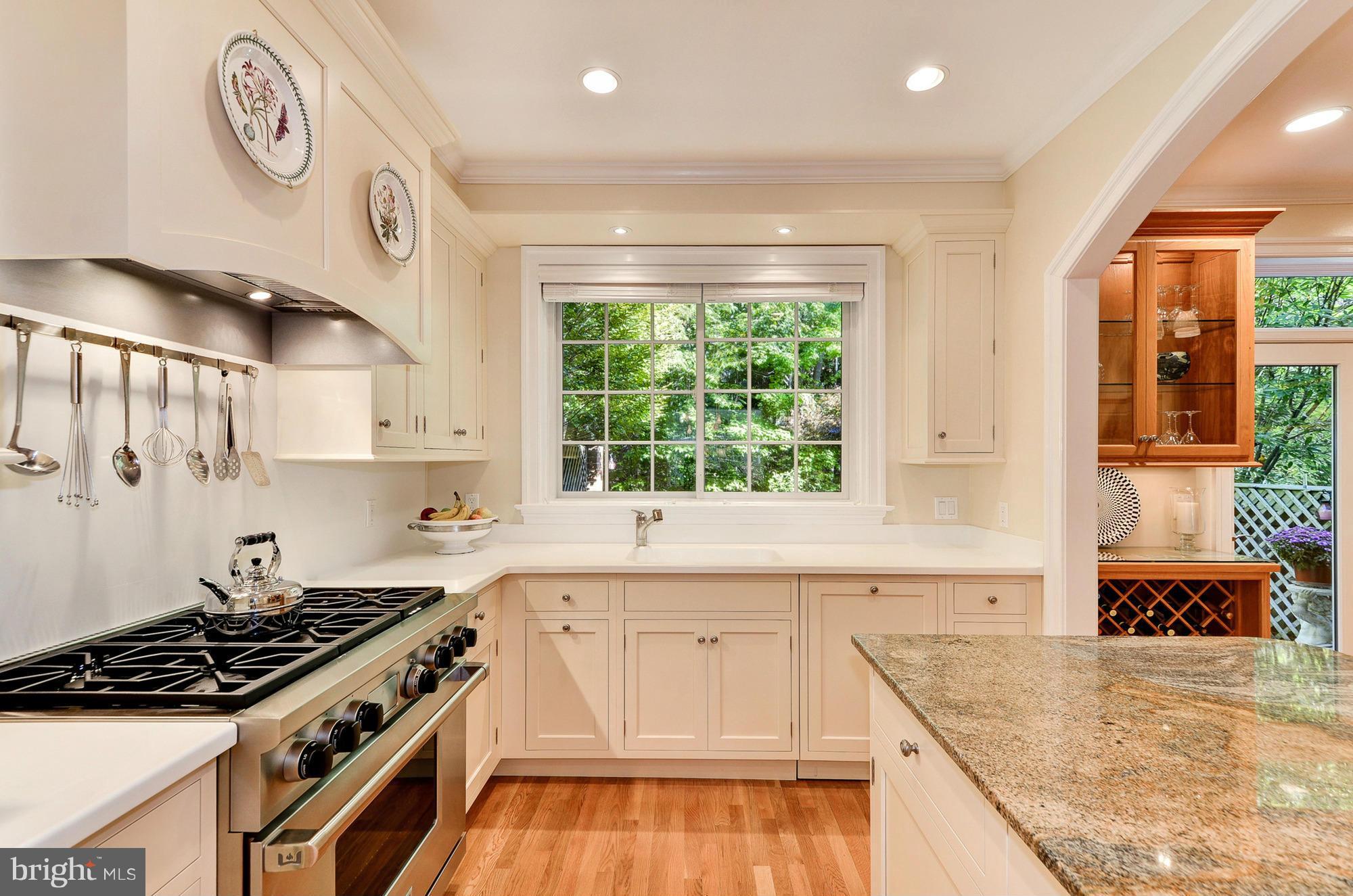 3911 Ivy Terrace Court Northwest Washington, DC 20007 - Photo 10 of 22 Kitchen
