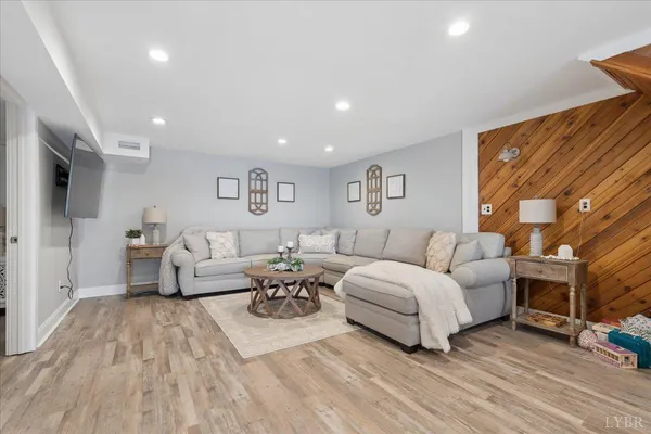 $1,600,000 | 1009 Guardian Circle, Huddleston, VA 24104