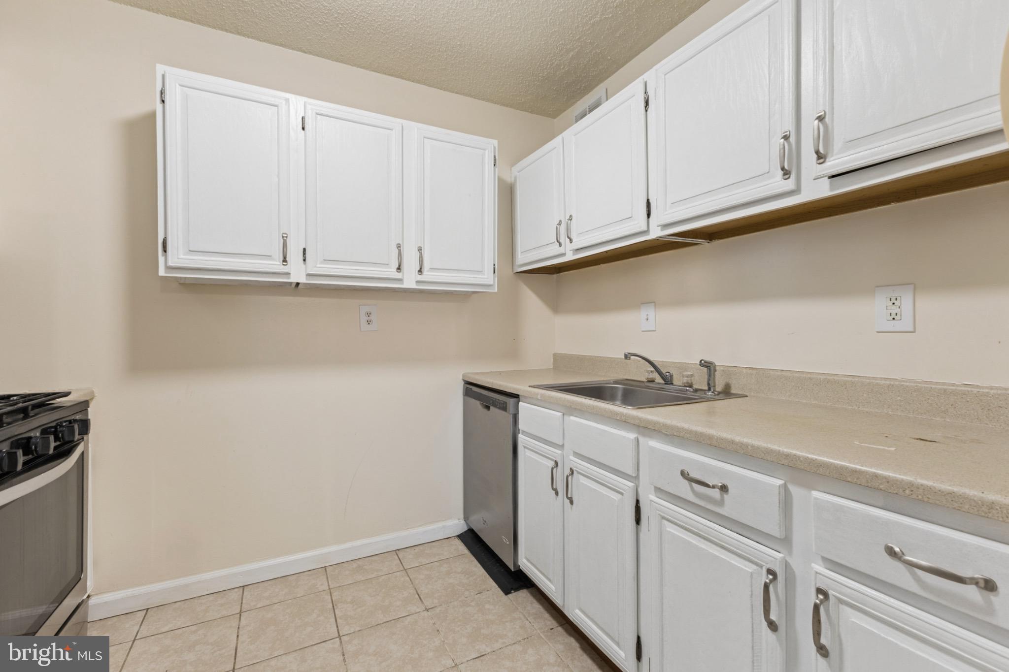 1250 4th Street Southwest, Unit W214 Washington, DC 20024 - Photo 2 of 29 Bright and functional kitchen space.