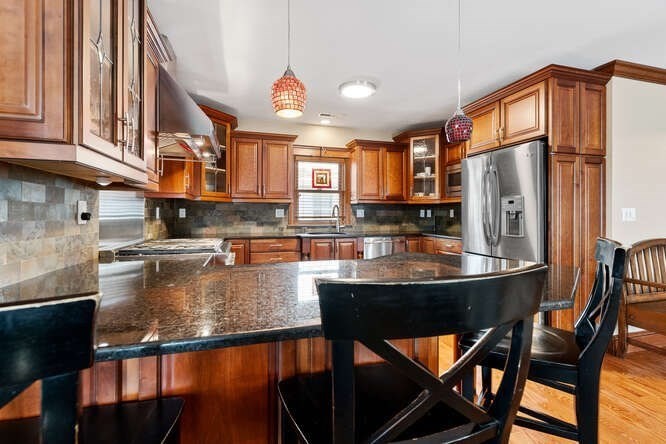 157 Grove Street, Unit 2 Waltham, MA 02453 - Photo 11 of 34