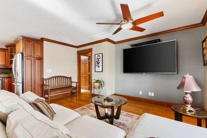 157 Grove Street, Unit 2 Waltham, MA 02453 - Photo 4 of 34