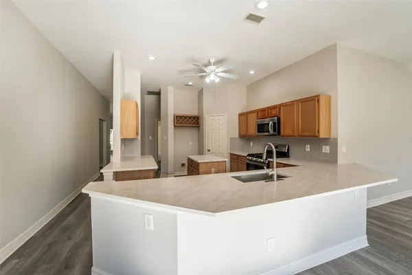 $2,200 | 16007 Lakestone Drive, Tomball, TX 77377