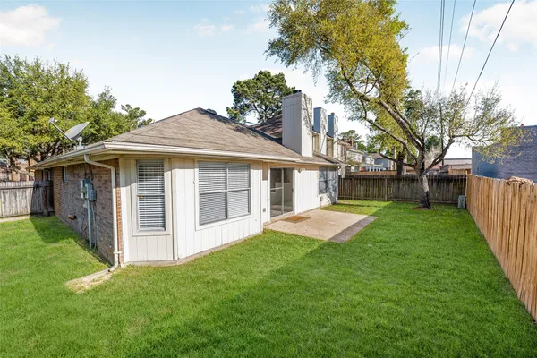 $2,200 | 16007 Lakestone Drive, Tomball, TX 77377