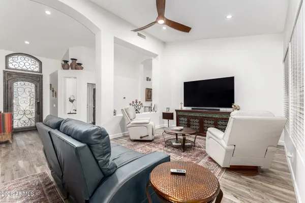 $825,000 | 294 South Ironwood Street, Gilbert, AZ 85296