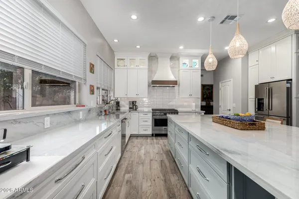 $825,000 | 294 South Ironwood Street, Gilbert, AZ 85296