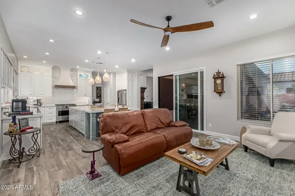 $825,000 | 294 South Ironwood Street, Gilbert, AZ 85296