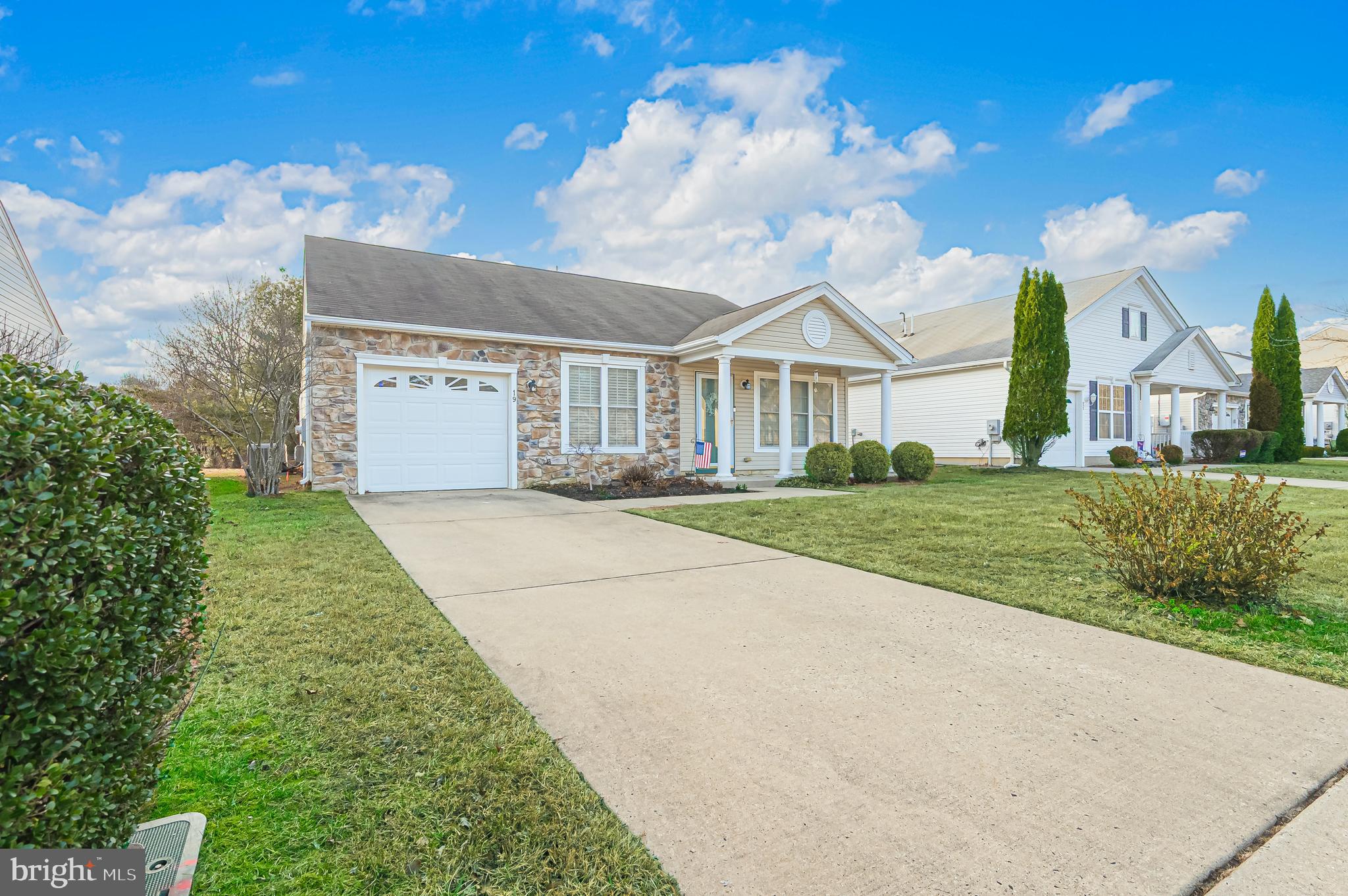 19 Gasko Road Mays Landing, NJ 08330 - Photo 4 of 32 a front view of house with yard