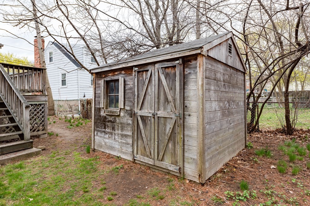 56 Alrick Road Quincy, MA 02169 - Photo 10 of 28 Gallery Image 10