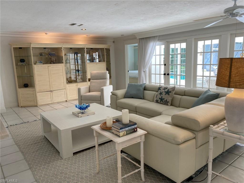 660 Regatta Road Naples, FL 34103 - Photo 5 of 17