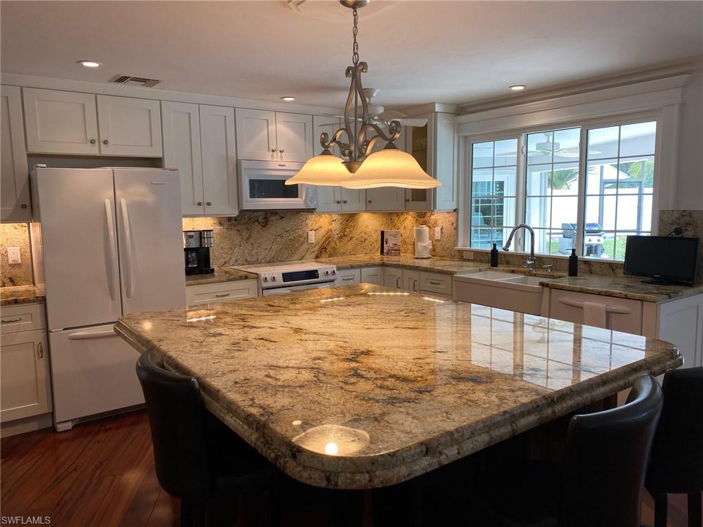 660 Regatta Road Naples, FL 34103 - Photo 6 of 17