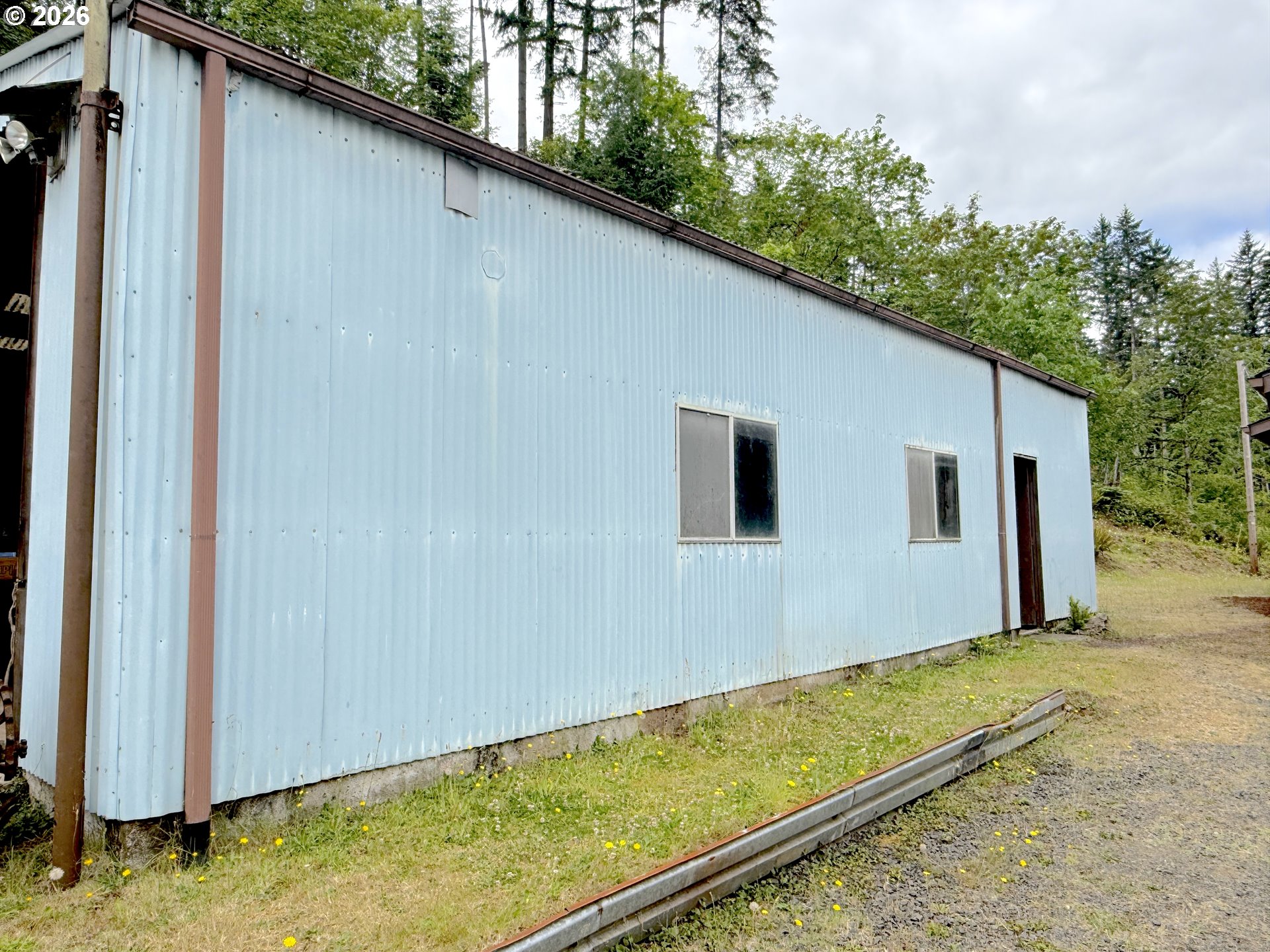 36926 Edgehill Road Springfield, OR 97478 - Photo 4 of 11