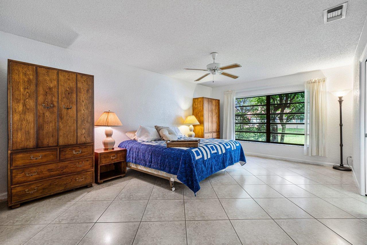 5865 Colony Court Boca Raton, FL 33433 - Photo 13 of 24 016-5865ColonyCourt-BocaRaton-FL-33433-S