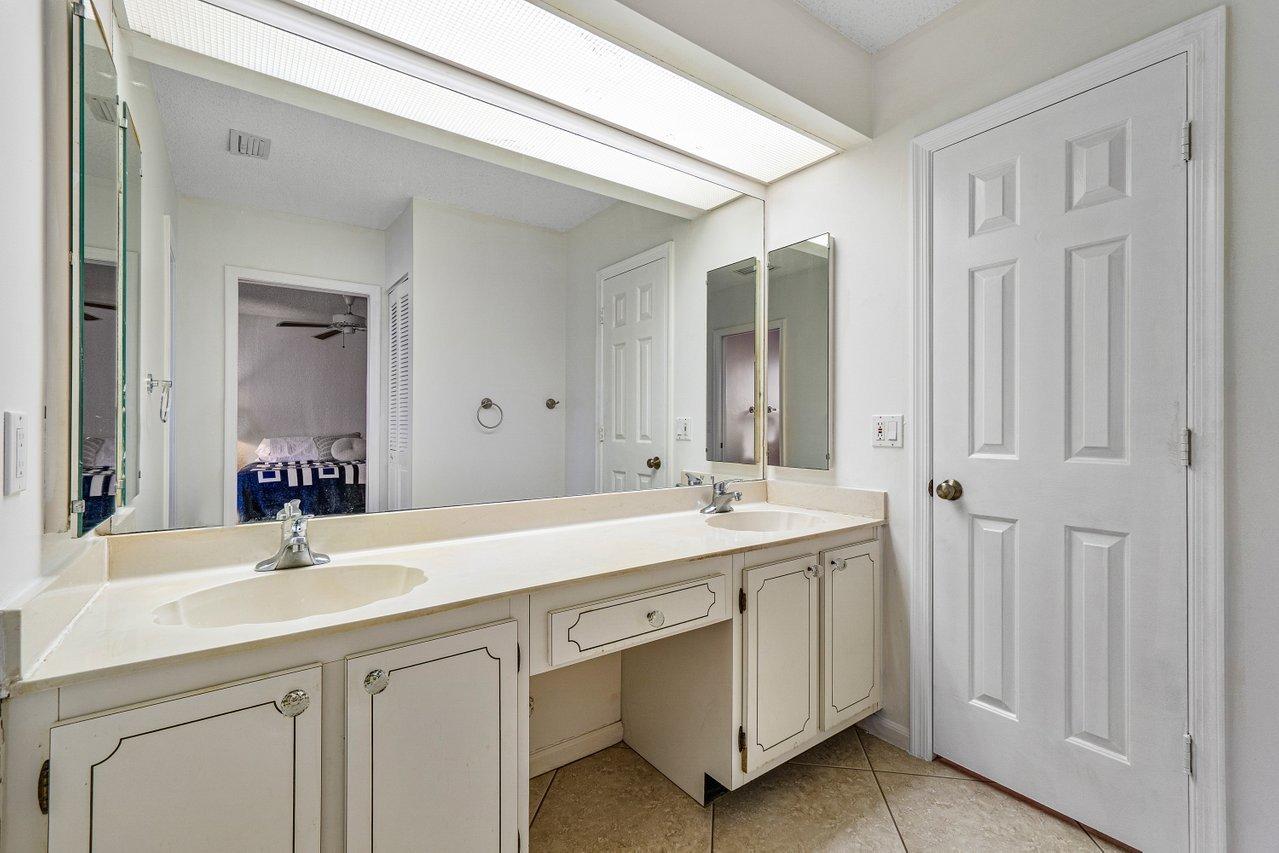 5865 Colony Court Boca Raton, FL 33433 - Photo 16 of 24 019-5865ColonyCourt-BocaRaton-FL-33433-S