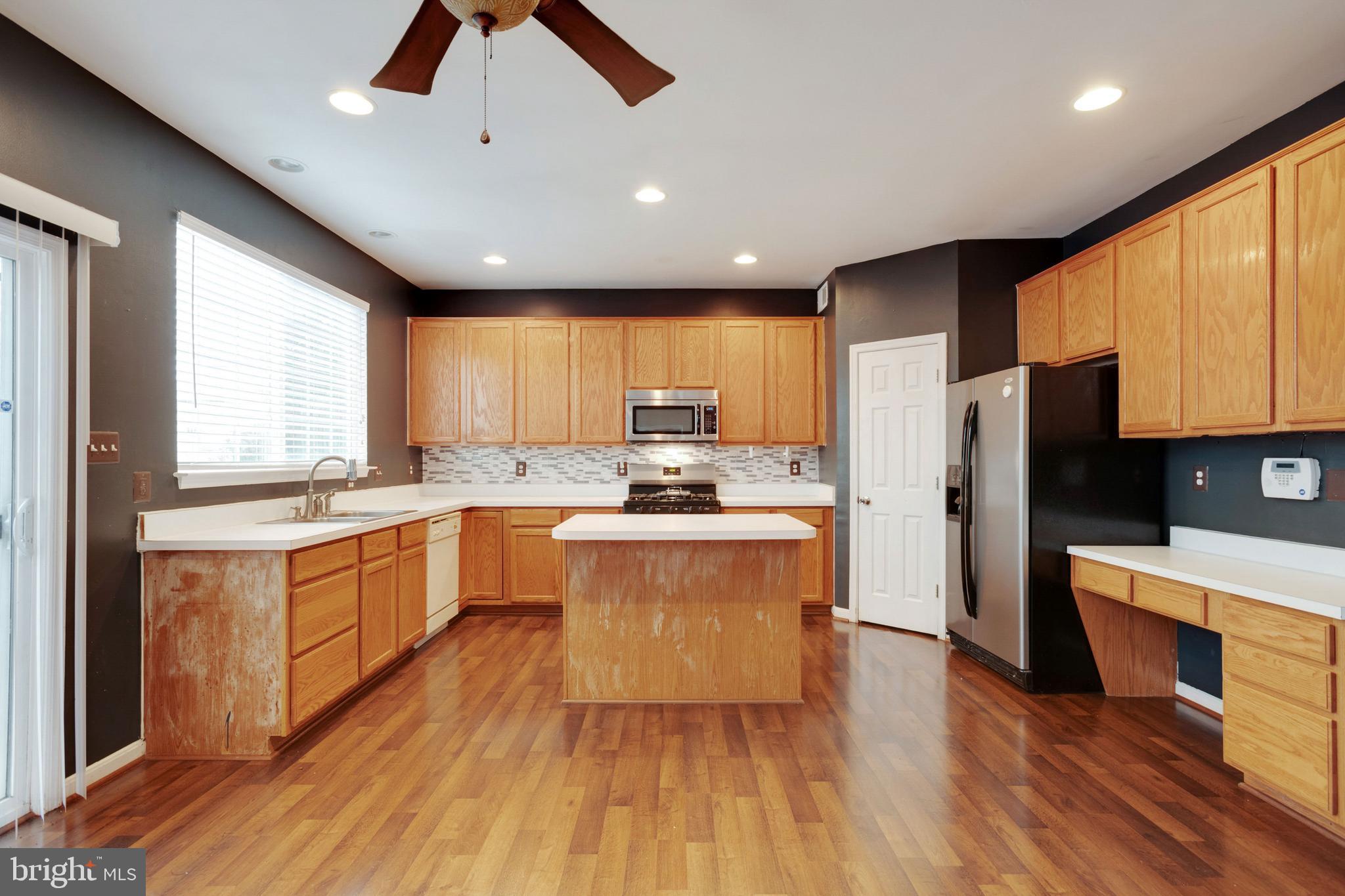 864 Fox Den Road Culpeper, VA 22701 - Photo 22 of 66 Eat-in kitchen with island