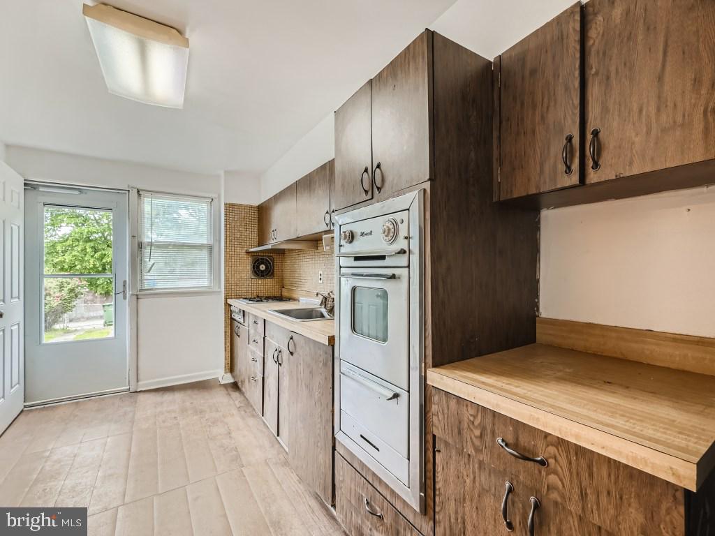 5514 Whitwood Road Baltimore, MD 21206 - Photo 8 of 28