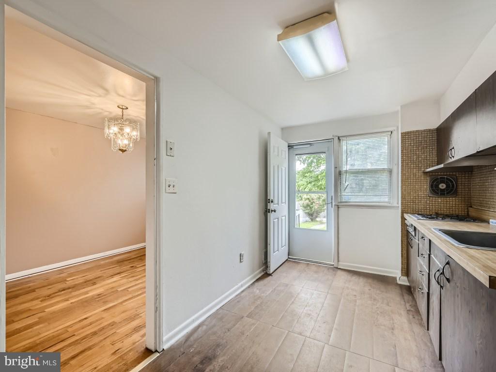 5514 Whitwood Road Baltimore, MD 21206 - Photo 9 of 28