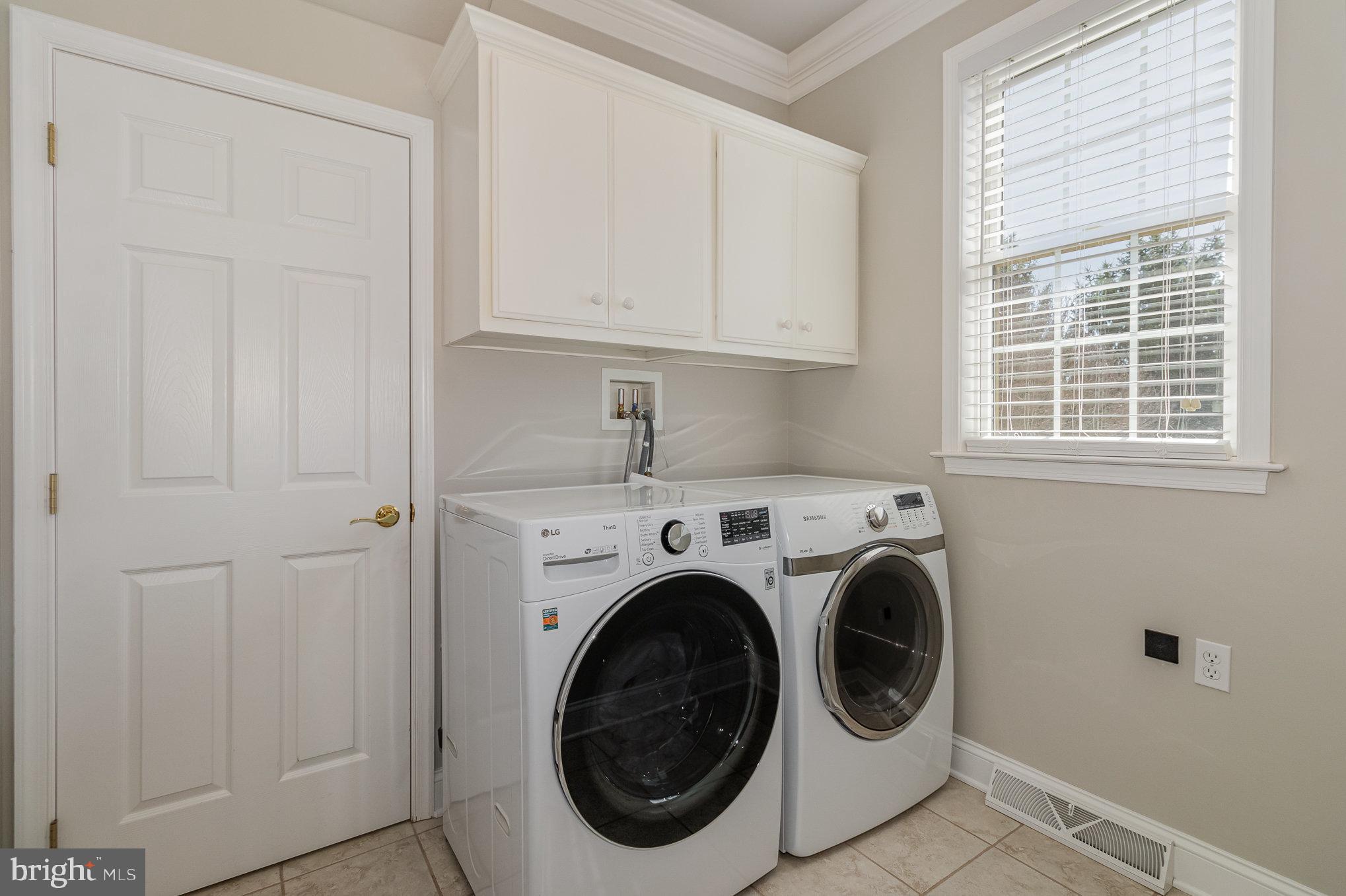 140 Madara Drive Hanover, PA 17331 - Photo 21 of 57 a utility room with dryer and washer