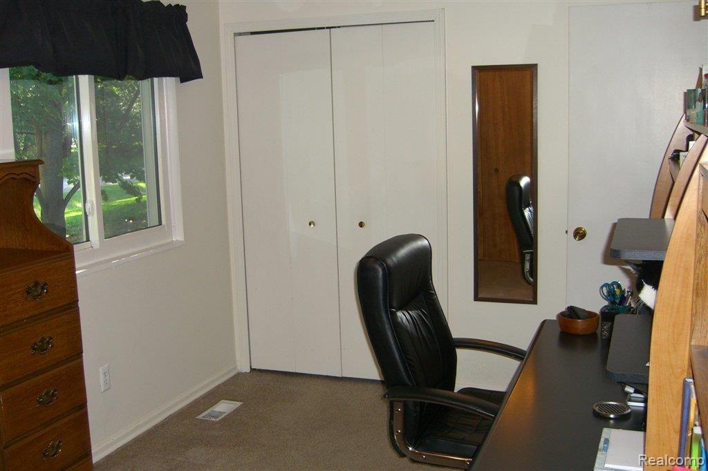 4576 Van Amberg Road Brighton, MI 48114 - Photo 20 of 24 Bedroom or Office