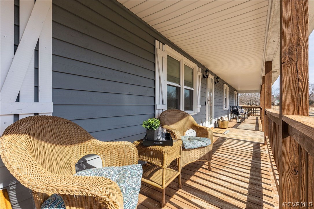 11054 Georgetown Road Mechanicsville, VA 23116 - Photo 5 of 50 a view of a patio in back of house