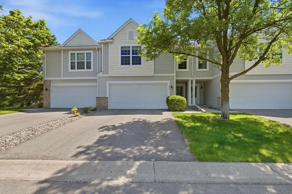 $330,000 | 375 Wagon Wheel Lane, Chaska, MN 55318