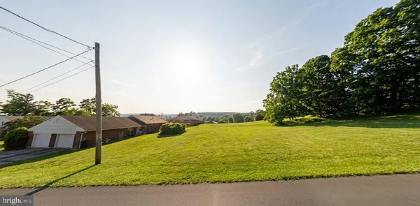 a view of an ocean from a yard