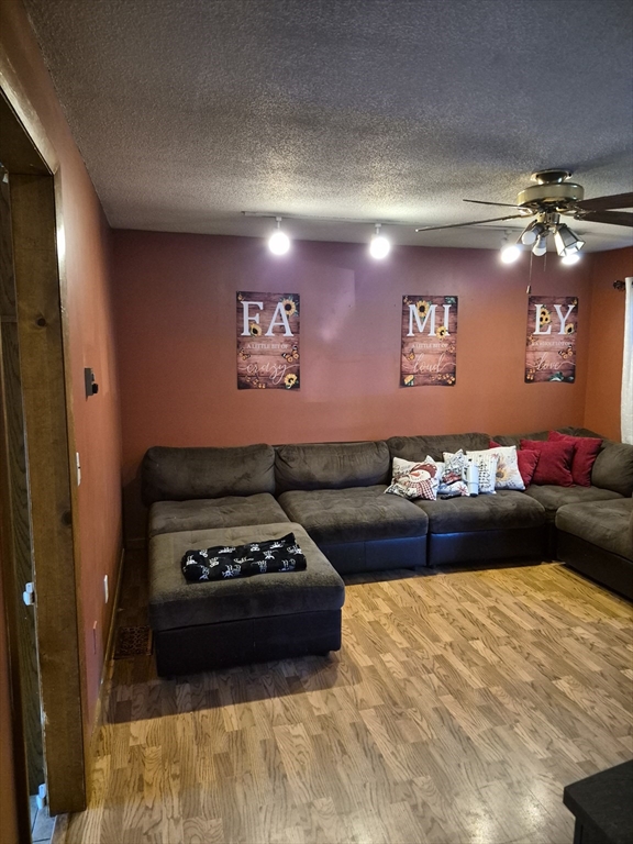 865 Wilbraham Road Springfield, MA 01109 - Photo 4 of 21