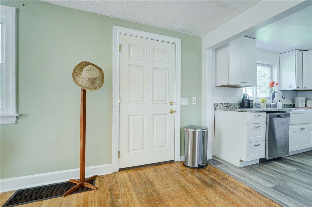 100 Meadowbrook Road Rochester, NY 14620 - Photo 4 of 37 Gallery Image 4