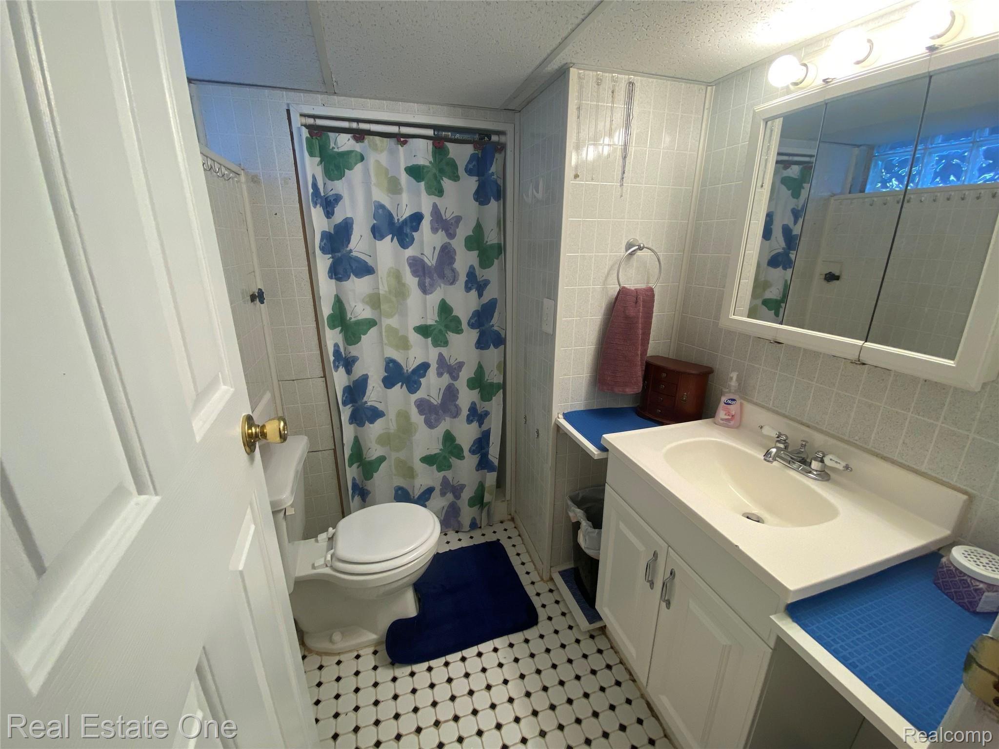 25230 Wick Road Taylor, MI 48180 - Photo 16 of 23 IMG-1863.jpg