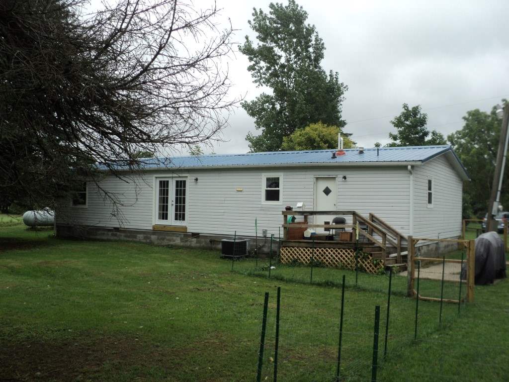3500 West Cutler Road Six Lakes, MI 48886 - Photo 23 of 28 1852058-22.JPG