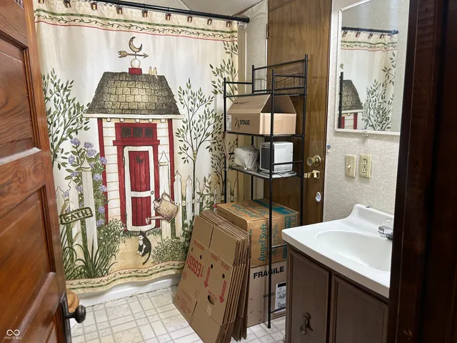 $239,000 | 214 South Howard Street, Oxford, IN 47971