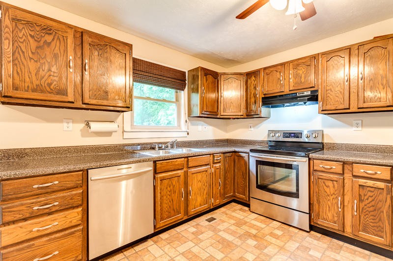 6213 Ricky Allen Road Corryton, TN 37721 - Photo 11 of 40